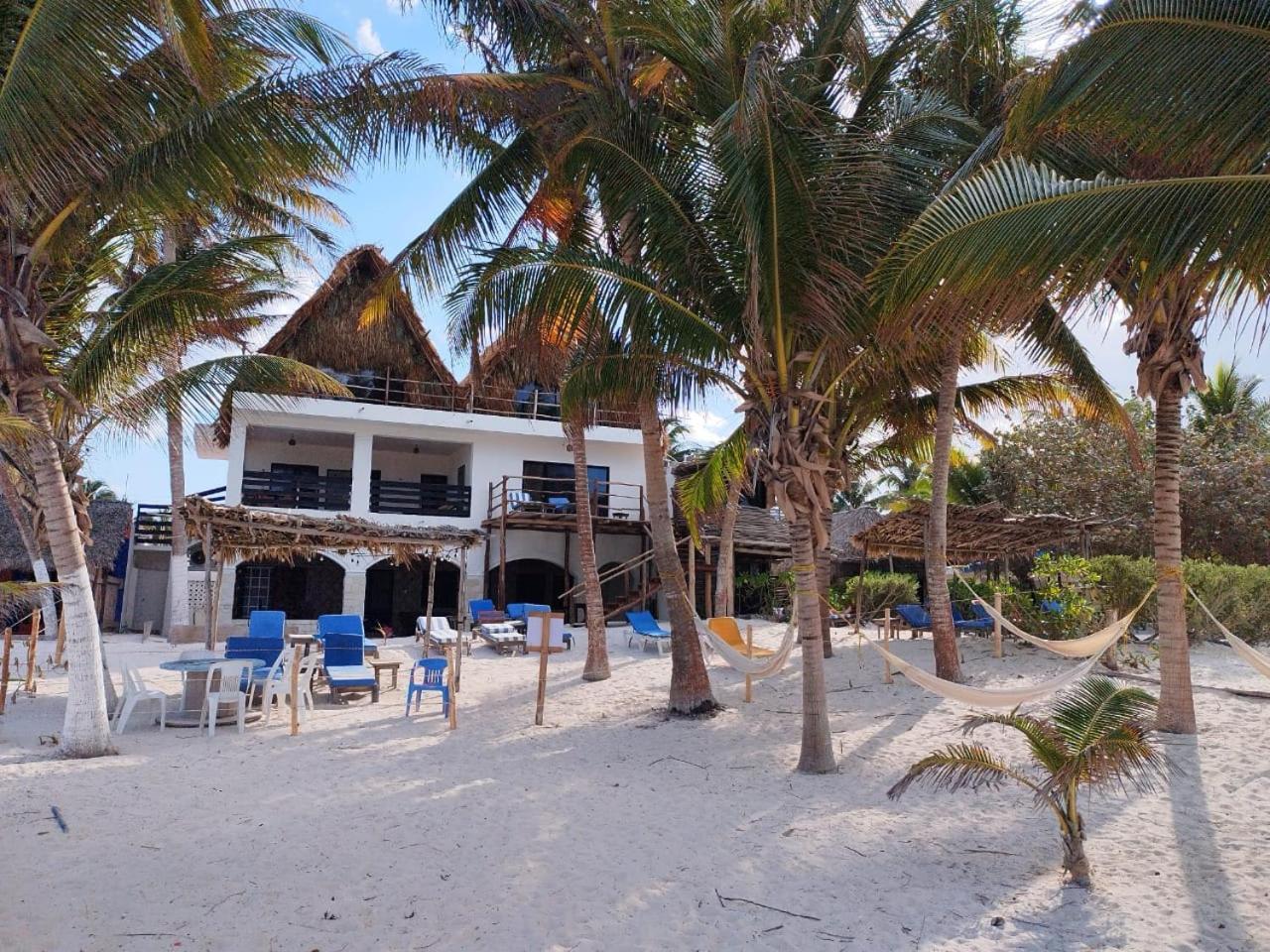 Casa Mate Beachfront Houses El Cuyo Exterior photo